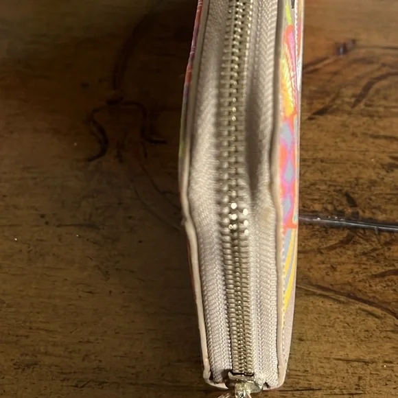 Trina Turk wallet - Picture 3 of 9